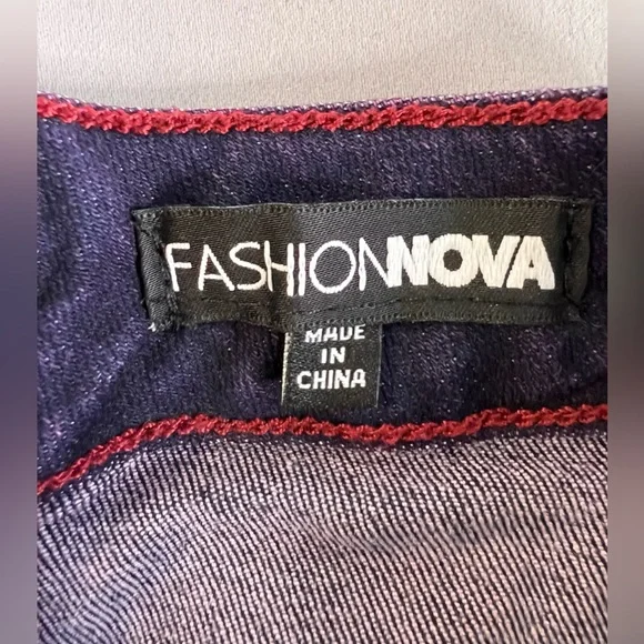 Fashion Nova Women’s More Drama Denim Jumpsuit - Dark Wash Sz Medium RN 149052 - Picture 10 of 16